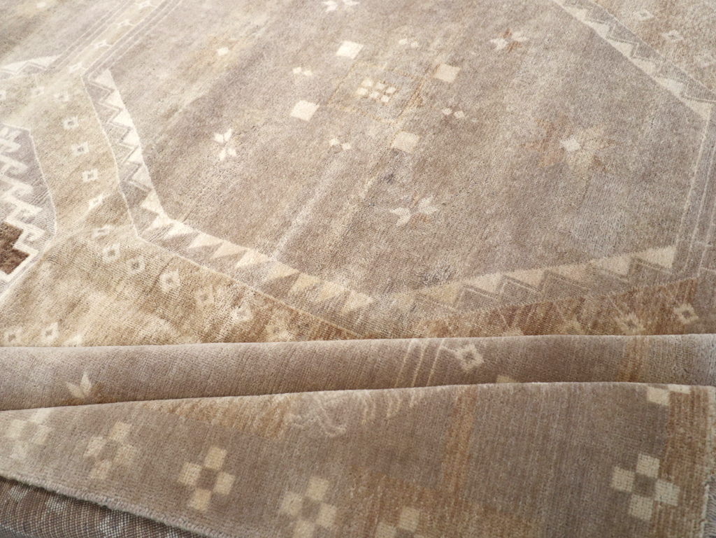 Modern Turkish Anatolian Room Size Carpet, No.32517 - Gsblank