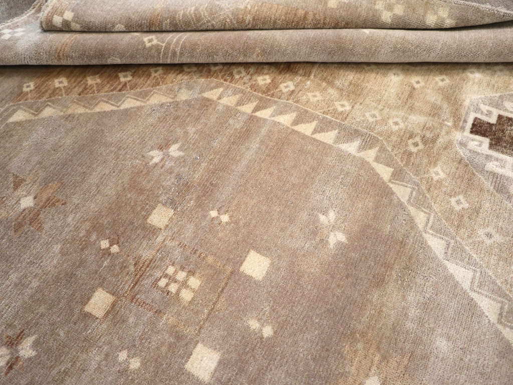 Modern Turkish Anatolian Room Size Carpet, No.32517 - Gsblank