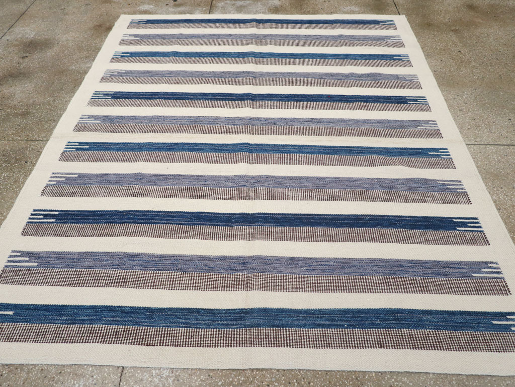 Contemporary Turkish Flatweave Accent Carpet, No.32577 - Gsblank