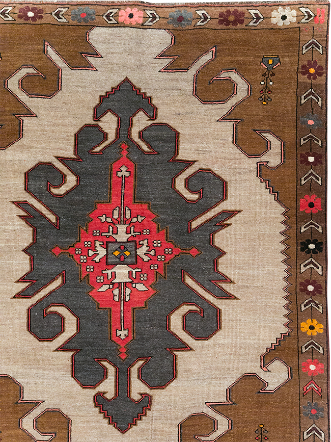 Vintage Turkish Anatolian Room Size Carpet, No.32587 - Gsblank
