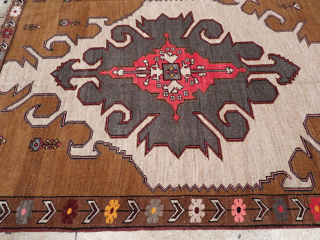 Vintage Turkish Anatolian Room Size Carpet, No.32587 - Gsblank