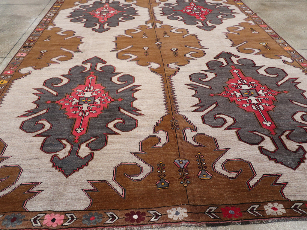 Vintage Turkish Anatolian Room Size Carpet, No.32587 - Gsblank