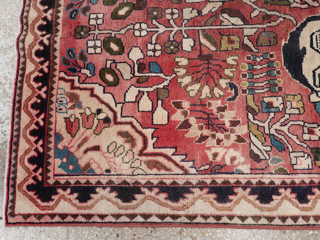 Vintage Persian Mahal Pictorial Throw Rug, No.32595 - Gsblank