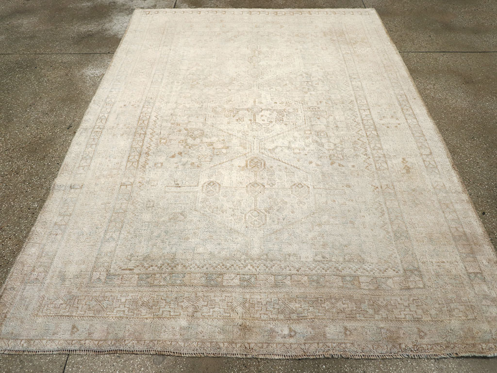Vintage Persian Shiraz Accent Rug, No.32598 - Gsblank