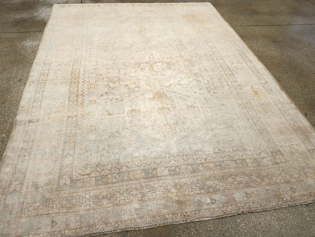 Vintage Persian Shiraz Accent Rug, No.32598 - Gsblank