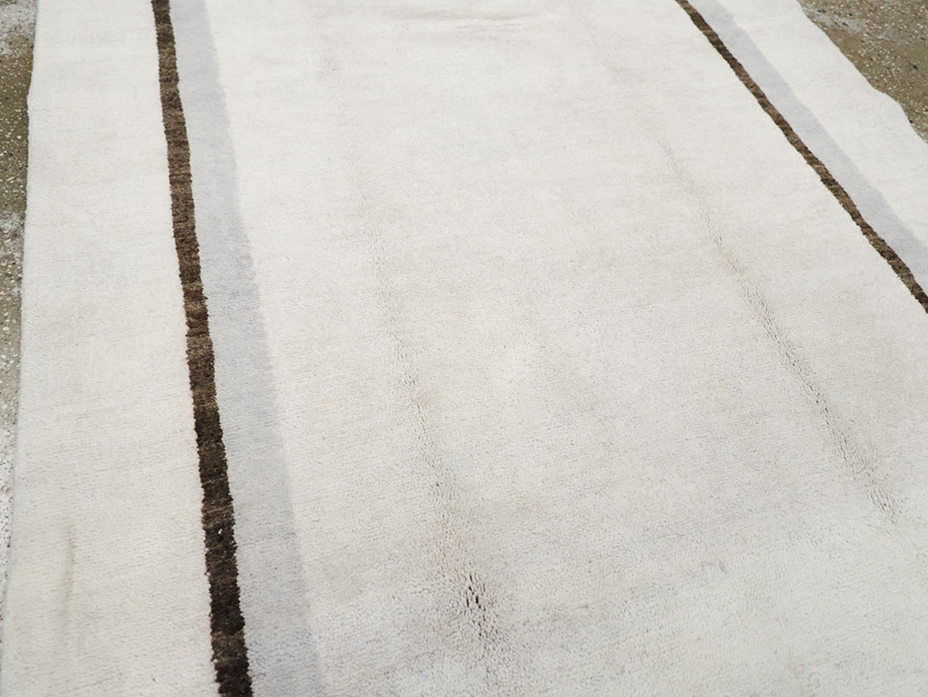Modern Turkish Runner, No.32609 - Gsblank