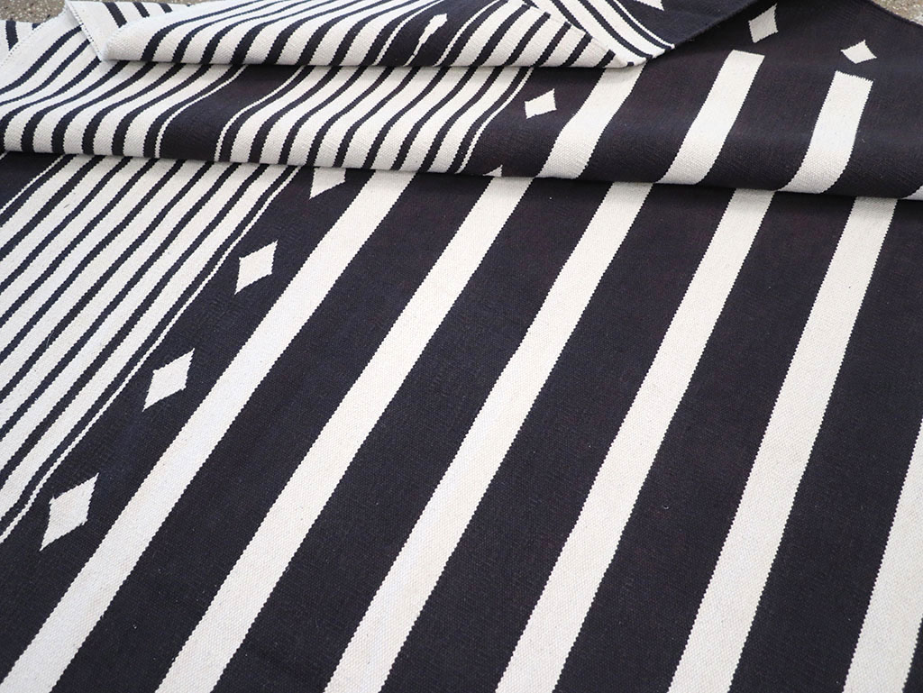 Modern Indian Flatweave Dhurrie Room Size Carpet, No.32613 - Gsblank