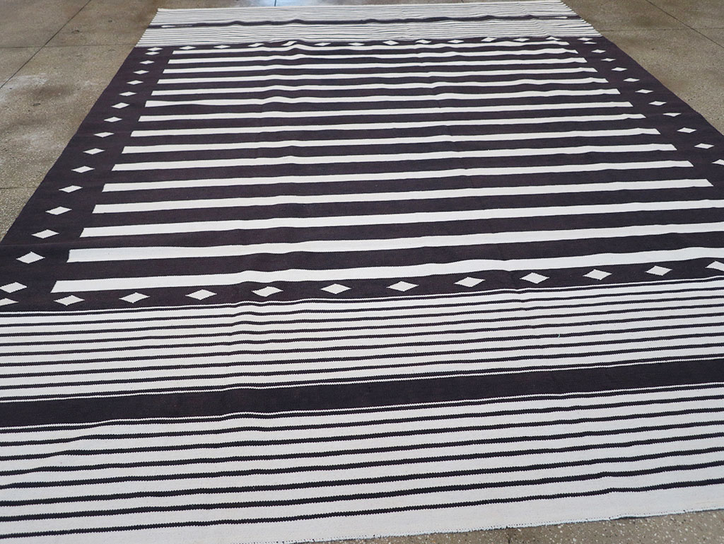 Modern Indian Flatweave Dhurrie Room Size Carpet, No.32616 - Gsblank