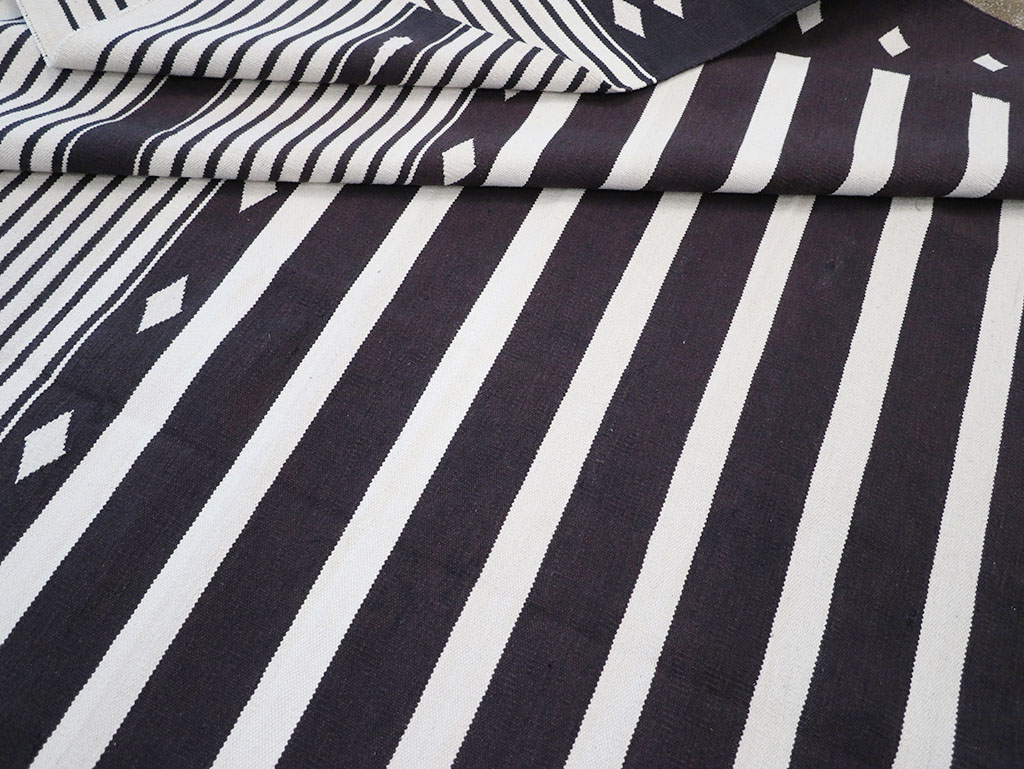 Modern Indian Flatweave Dhurrie Room Size Carpet, No.32616 - Gsblank