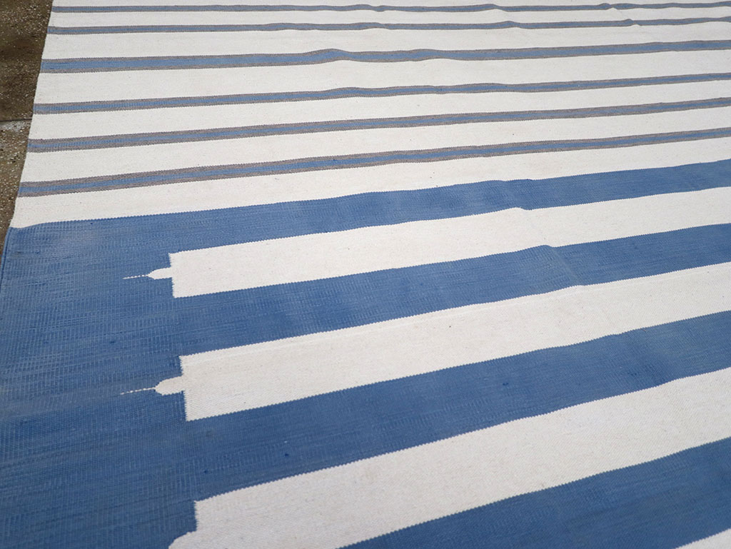 Modern Indian Flatweave Dhurrie Room Size Carpet, No.32622 - Gsblank