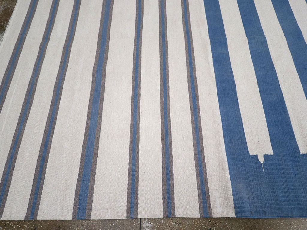 Modern Indian Flatweave Dhurrie Room Size Carpet, No.32622 - Gsblank