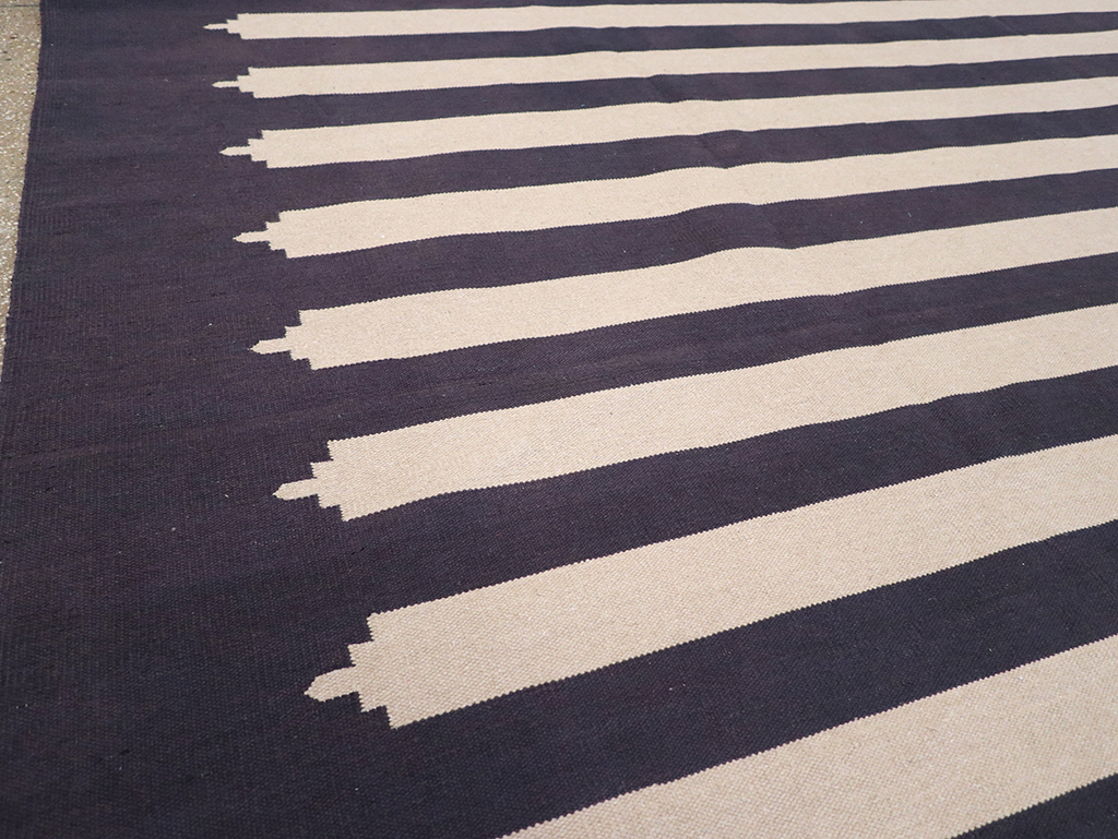 Modern Indian Flatweave Dhurrie Room Size Carpet, No.32624 - Gsblank