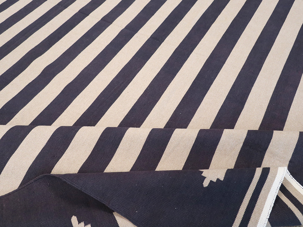 Modern Indian Flatweave Dhurrie Room Size Carpet, No.32624 - Gsblank