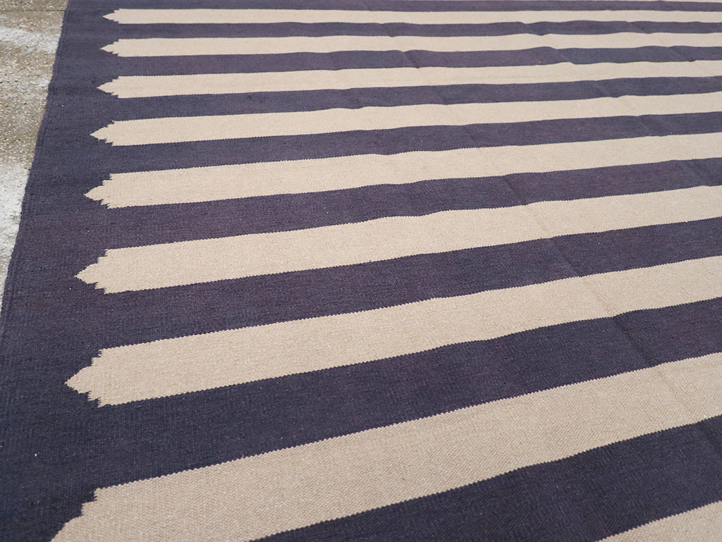 Modern Indian Flatweave Dhurrie Room Size Carpet, No.32630 - Gsblank