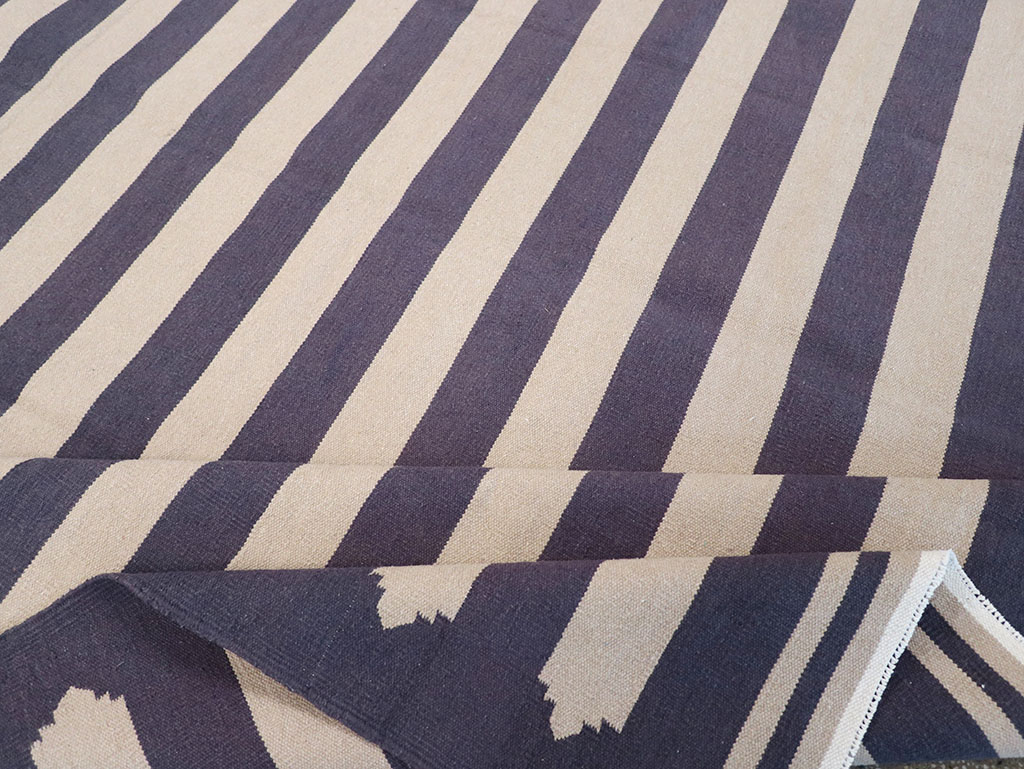 Modern Indian Flatweave Dhurrie Room Size Carpet, No.32630 - Gsblank