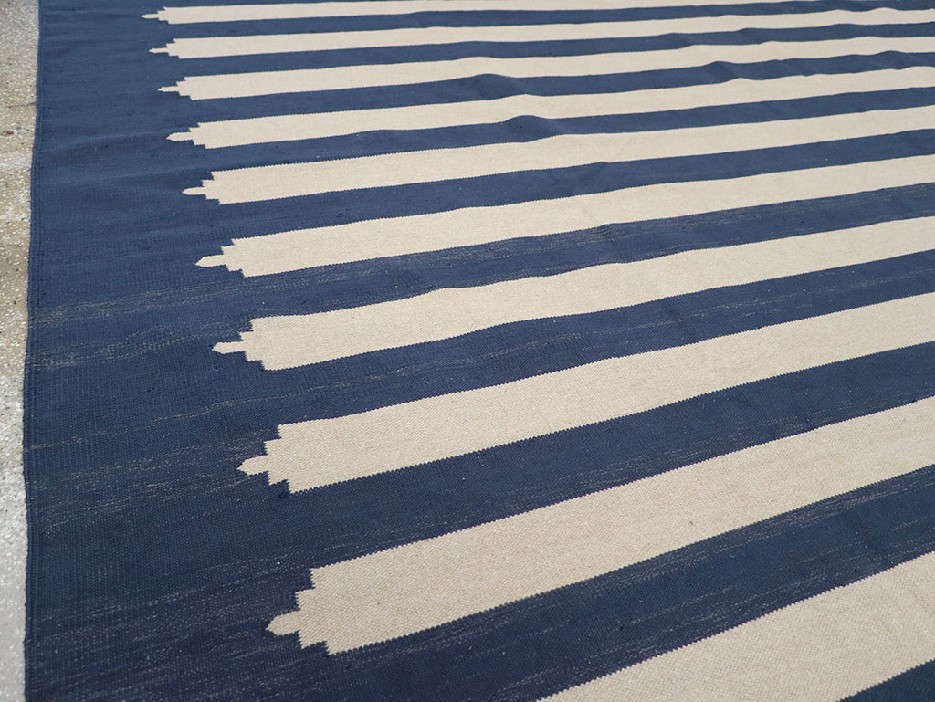 Modern Indian Cotton Dhurrie Room Size Carpet, No.32631 - Gsblank