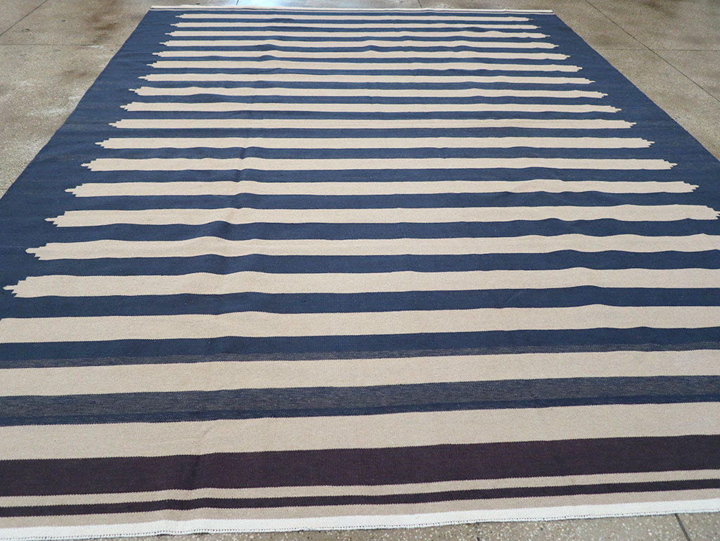 Modern Indian Cotton Dhurrie Room Size Carpet, No.32631 - Gsblank