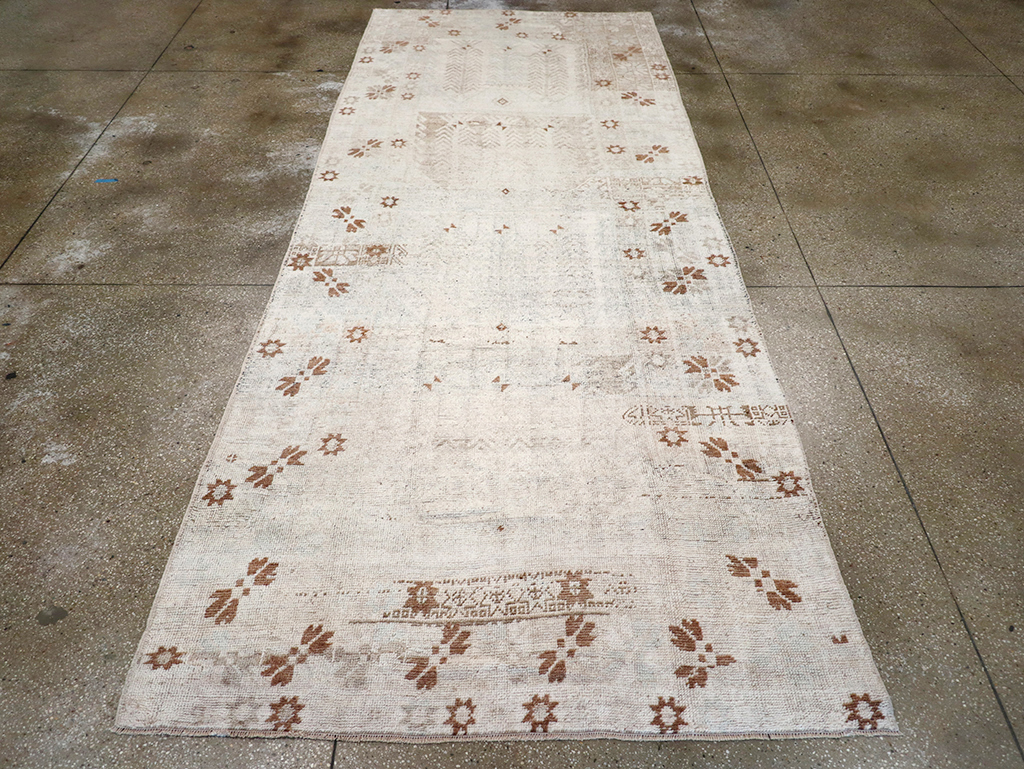 Vintage Turkish Anatolian Wide Gallery Runner, No.32663 - Gsblank
