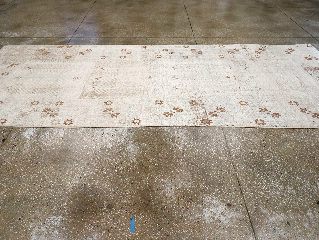 Vintage Turkish Anatolian Wide Gallery Runner, No.32663 - Gsblank