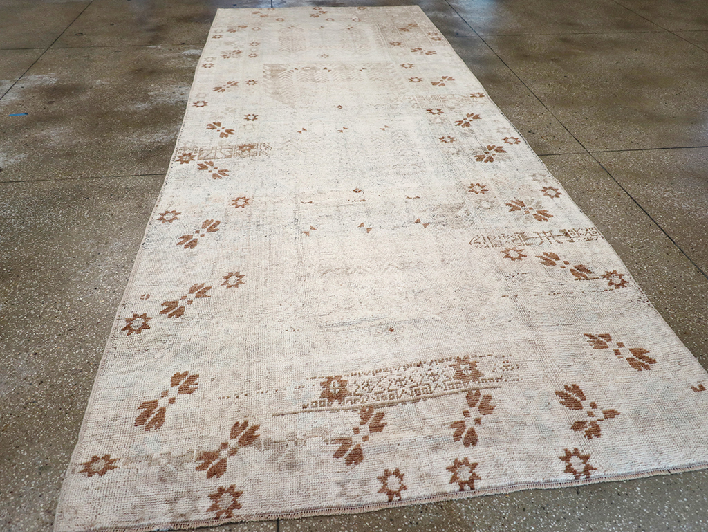 Vintage Turkish Anatolian Wide Gallery Runner, No.32663 - Gsblank