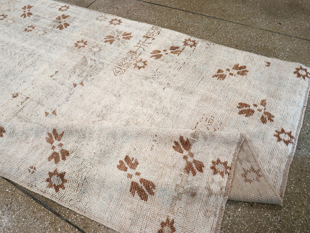 Vintage Turkish Anatolian Wide Gallery Runner, No.32663 - Gsblank