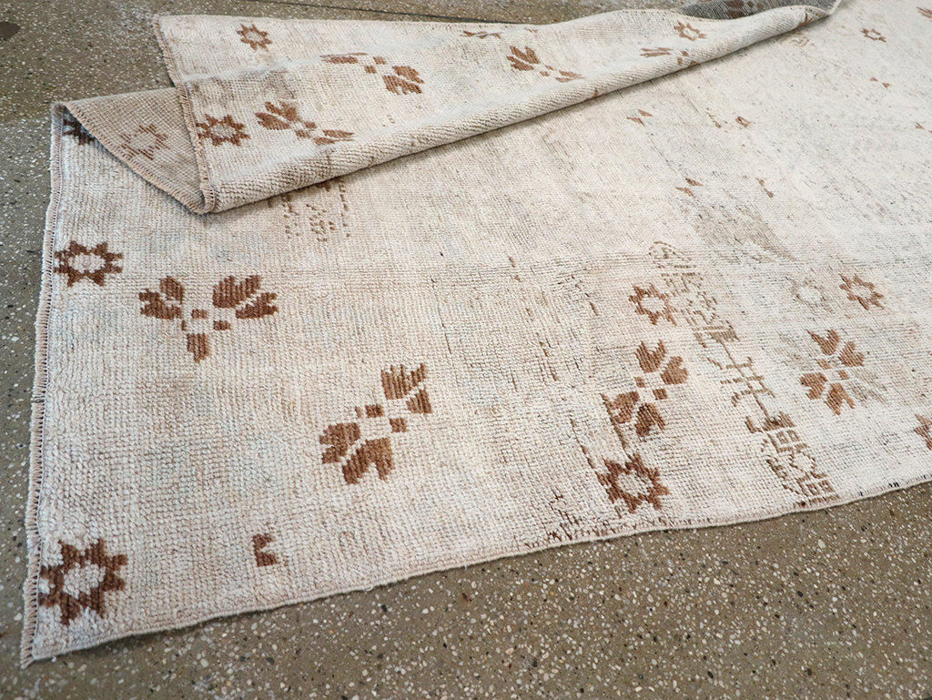 Vintage Turkish Anatolian Wide Gallery Runner, No.32663 - Gsblank