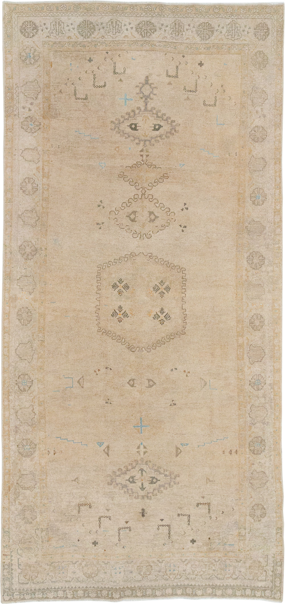Vintage Persian Veece Accent Carpet, No.32904 - Gsblank