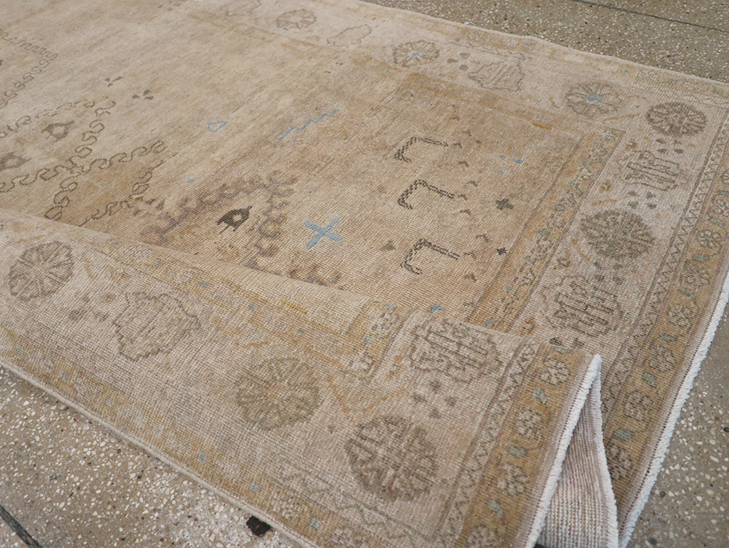 Vintage Persian Veece Accent Carpet, No.32904 - Gsblank