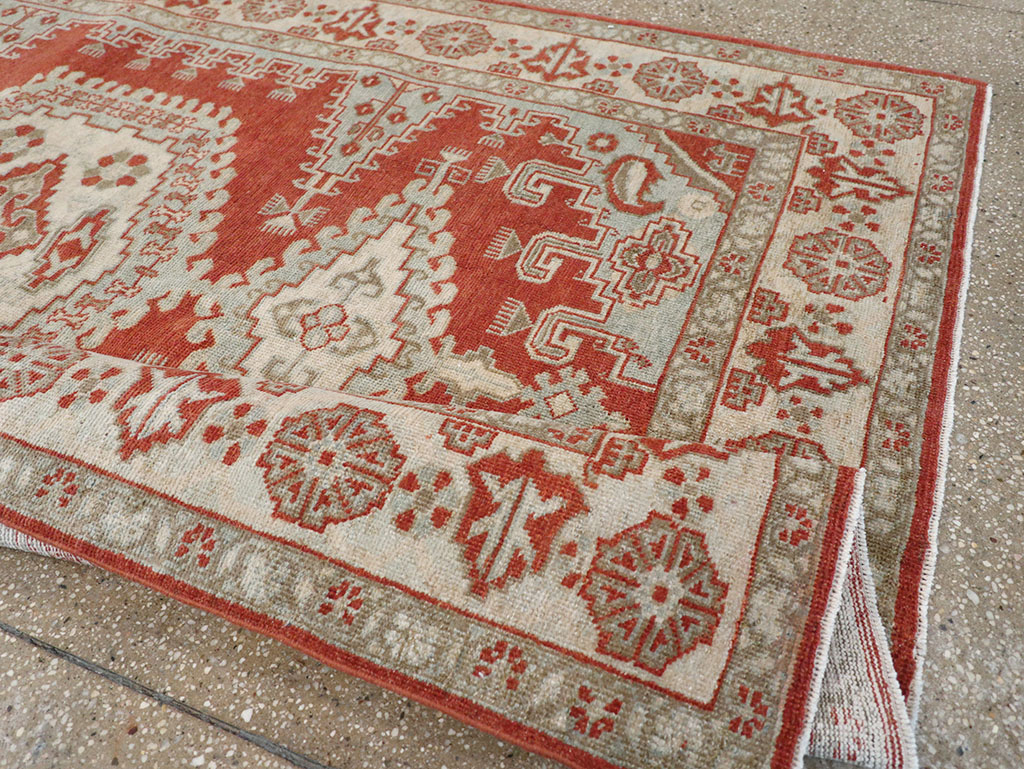 Vintage Persian Veece Accent Rug, No.32906 - Gsblank