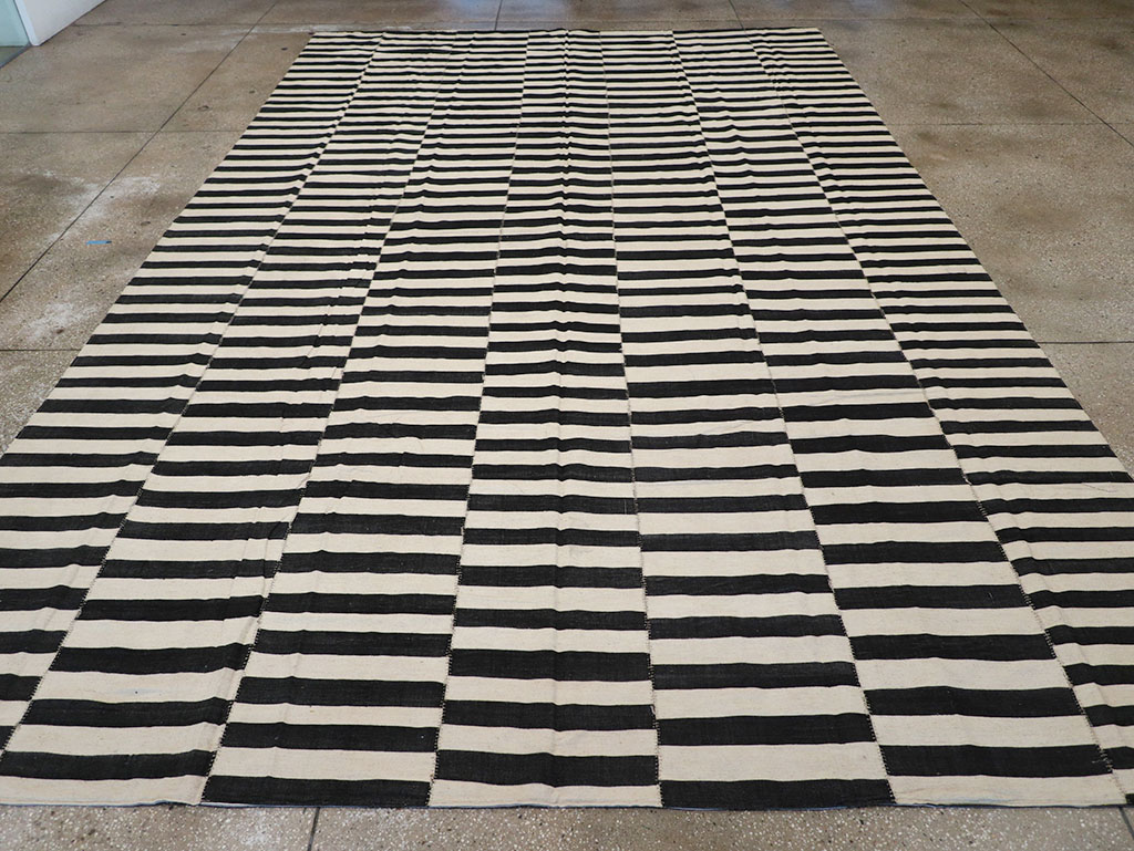 Modern Persian Flatweave Kilim Large Room Size Carpet, No.32917 - Gsblank