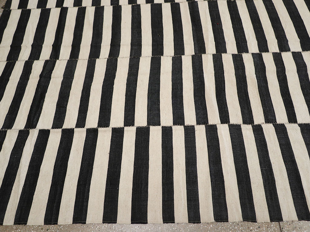 Modern Persian Flatweave Kilim Large Room Size Carpet, No.32917 - Gsblank