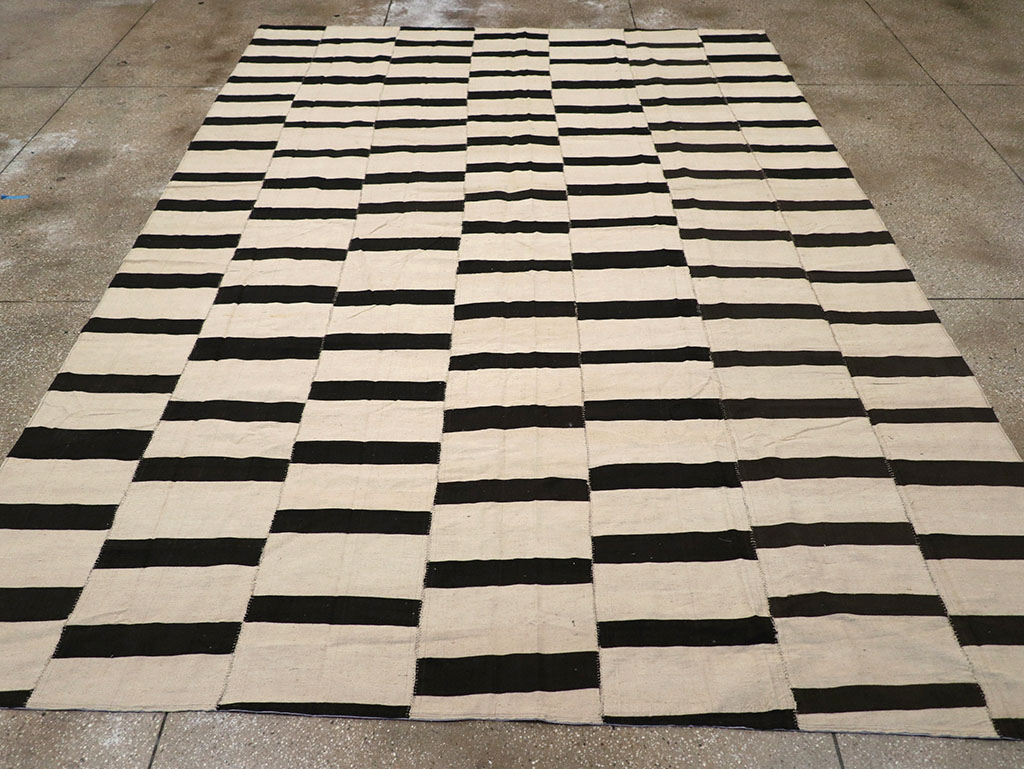 Modern Persian Flatweave Kilim Room Size Carpet, No.32922 - Gsblank