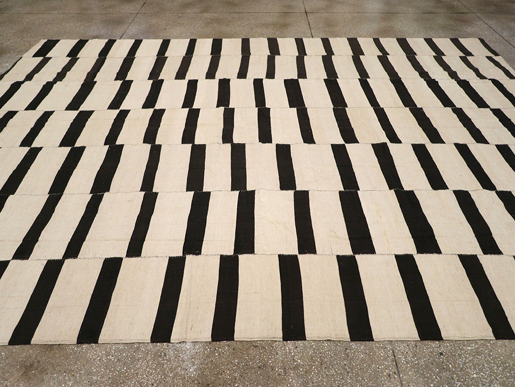 Modern Persian Flatweave Kilim Room Size Carpet, No.32922 - Gsblank