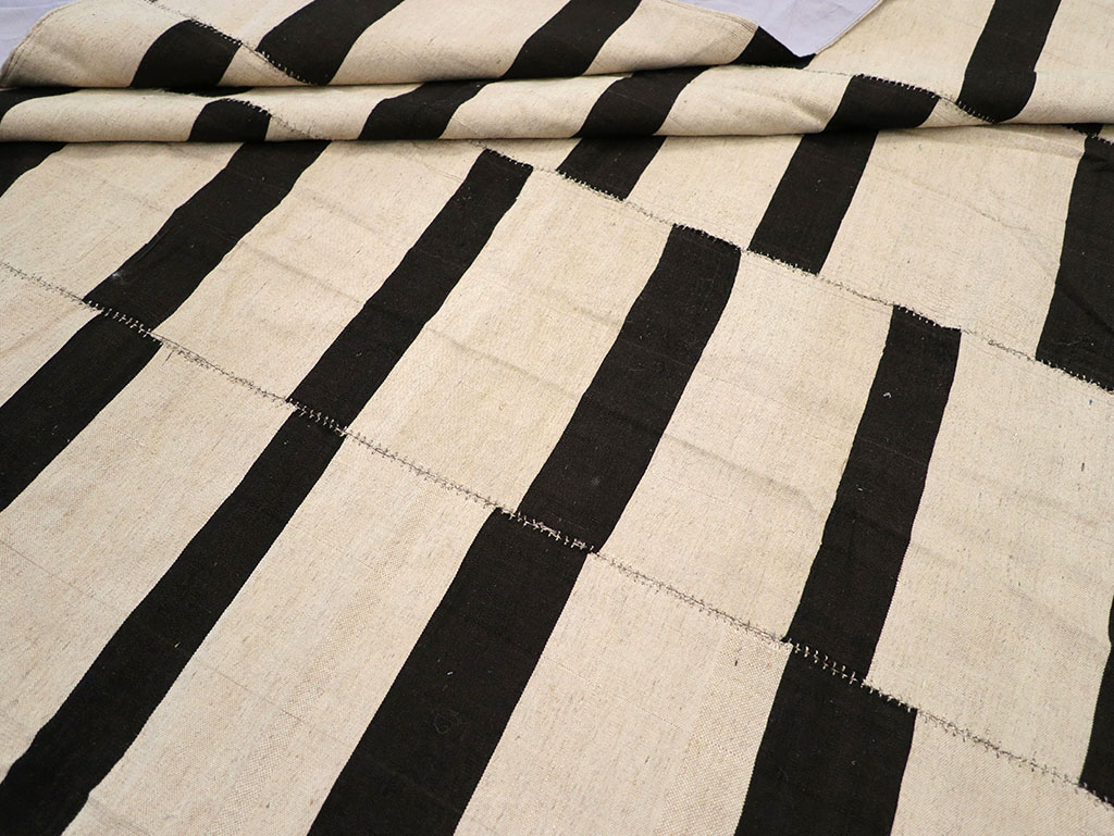 Modern Persian Flatweave Kilim Room Size Carpet, No.32922 - Gsblank