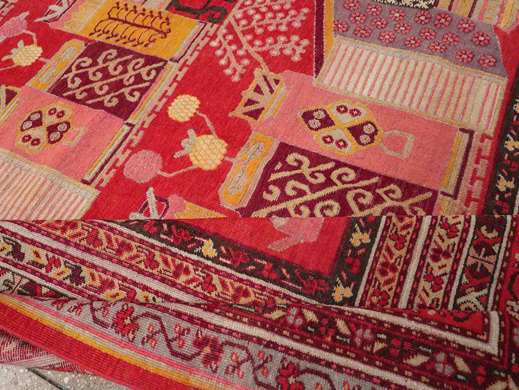 Antique East Turkestan Pictorial Vase Khotan Room Size Carpet, No.32925 - Gsblank