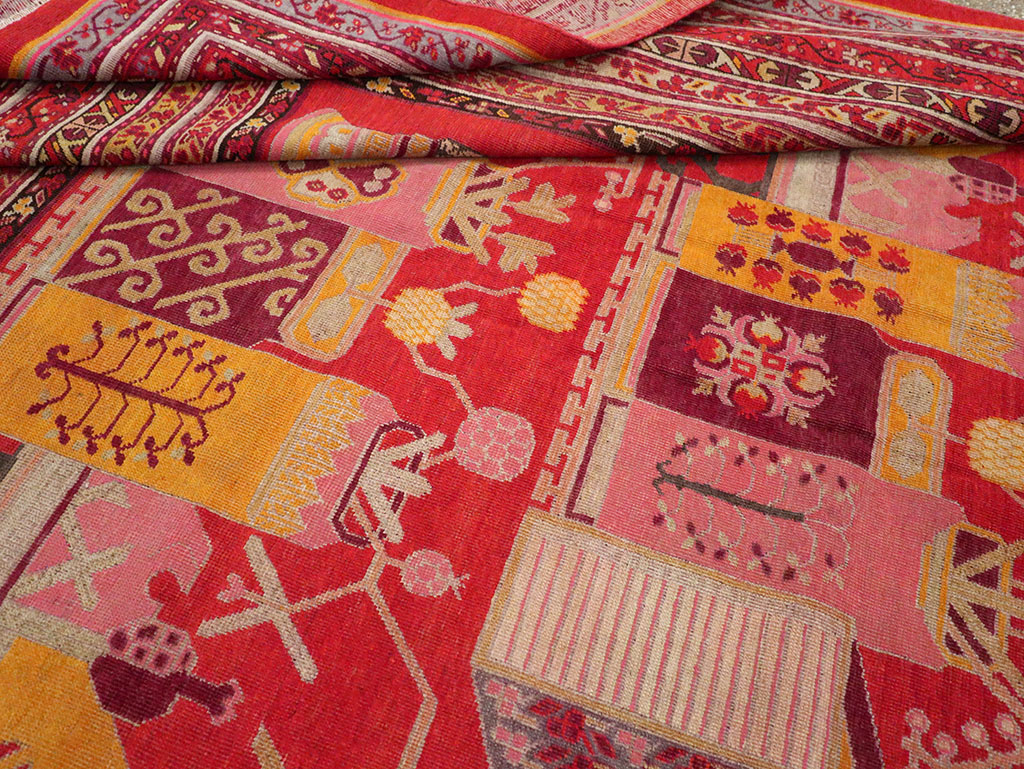 Antique East Turkestan Khotan Pictorial Room Size Carpet, No.32926 - Gsblank