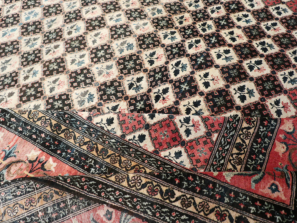 Vintage Persian Bakhtiari Room Size Carpet, No.32934 - Gsblank