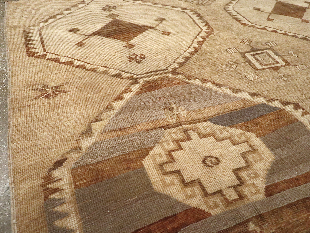 Vintage Turkish Anatolian Room Size Carpet, No.32972 - Gsblank