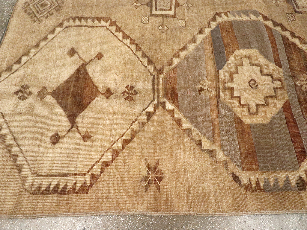 Vintage Turkish Anatolian Room Size Carpet, No.32972 - Gsblank