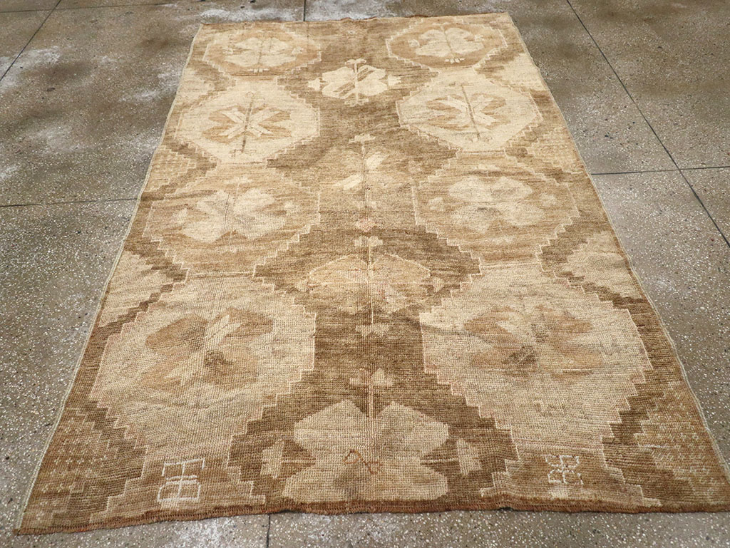Vintage Turkish Anatolian Accent Rug, No.32973 - Gsblank