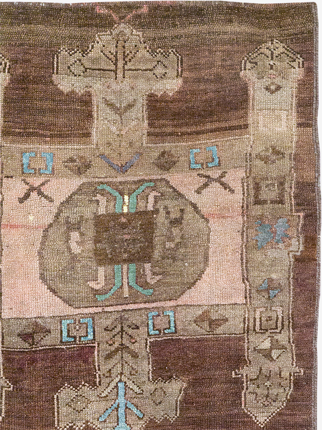 Vintage Turkish Anatolian Accent Carpet, No.32974 - Gsblank
