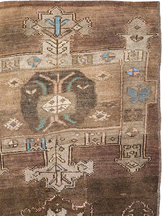 Vintage Turkish Anatolian Accent Carpet, No.32974 - Gsblank