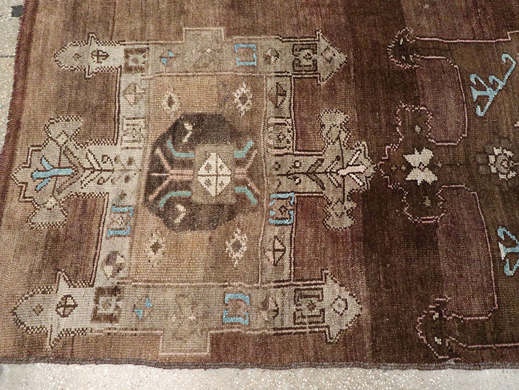 Vintage Turkish Anatolian Accent Carpet, No.32974 - Gsblank