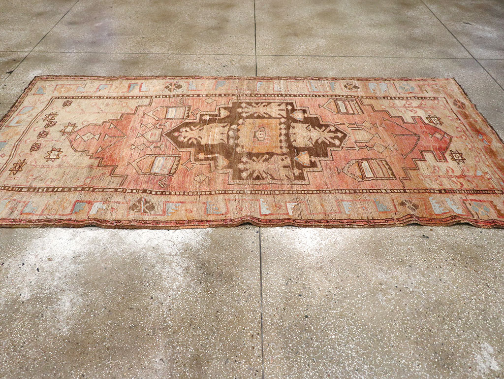 Vintage Turkish Anatolian Gallery Carpet, No.32976 - Gsblank