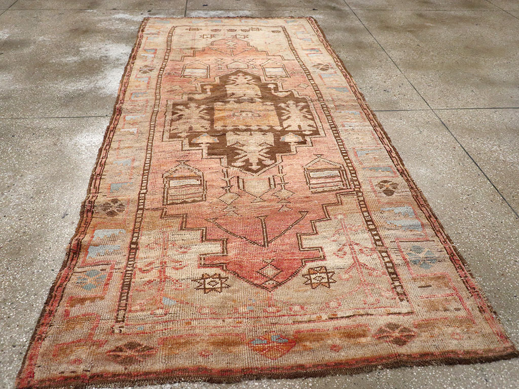 Vintage Turkish Anatolian Gallery Carpet, No.32976 - Gsblank