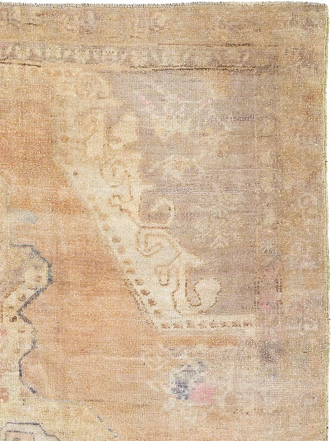 Vintage Turkish Anatolian Accent Rug, No.32977 - Gsblank