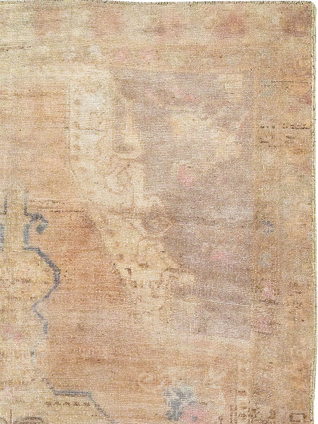 Vintage Turkish Anatolian Accent Rug, No.32977 - Gsblank