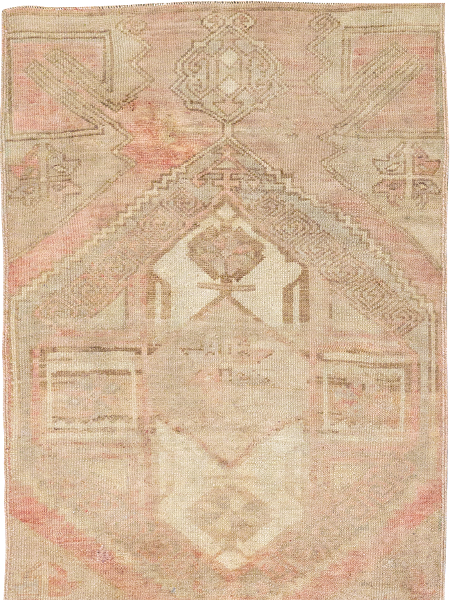 Vintage Turkish Anatolian Runner, No.32978 - Gsblank