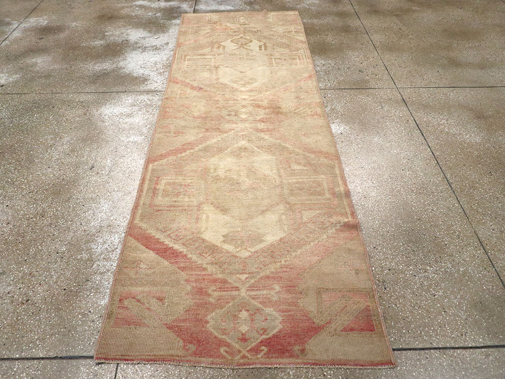 Vintage Turkish Anatolian Runner, No.32978 - Gsblank