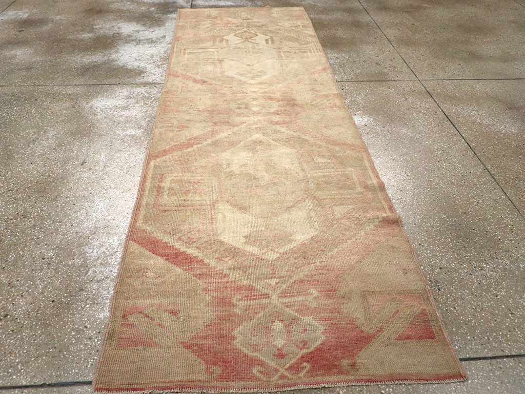 Vintage Turkish Anatolian Runner, No.32978 - Gsblank